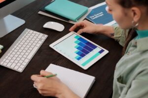Reklama w aplikacjach mobilnych gier – strategie, które przyciągną uwagę graczy